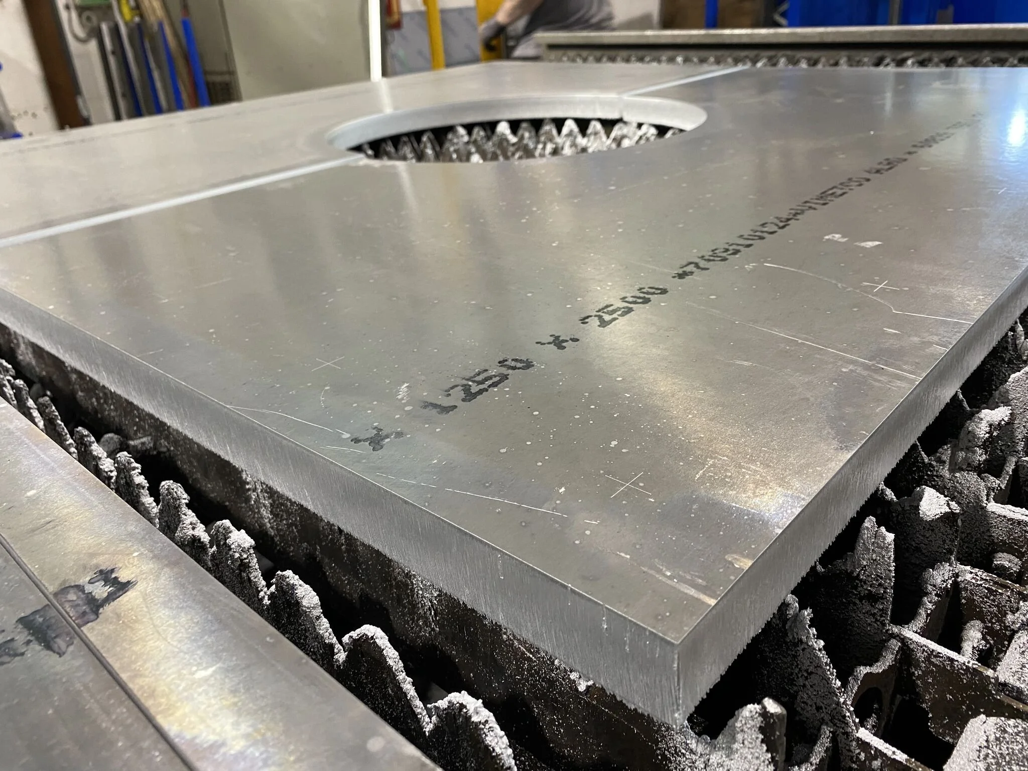 Pièce aluminium découpée au laser - petite série